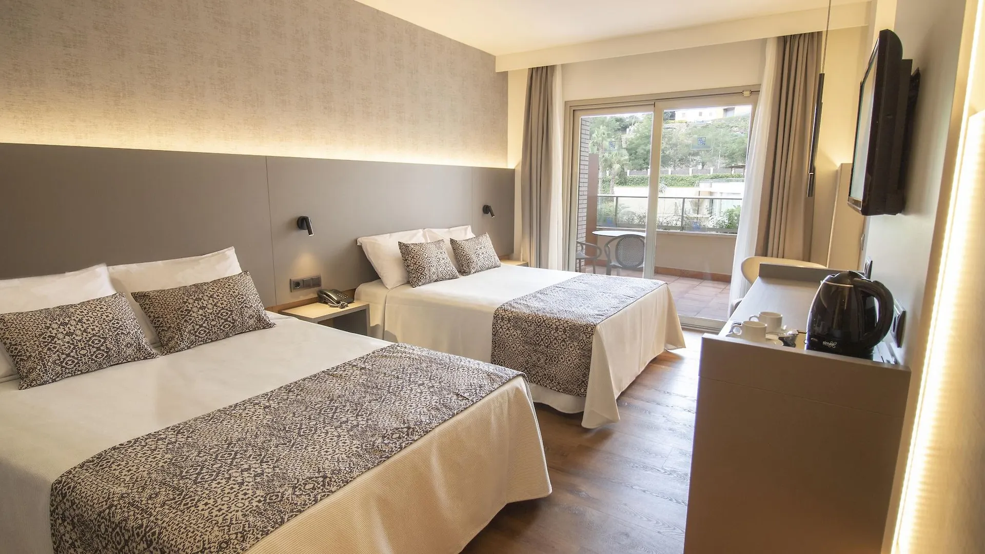 **** Hotel Golden Bahia De Tossa & Spa 4* Sup. Tossa de Mar Spain